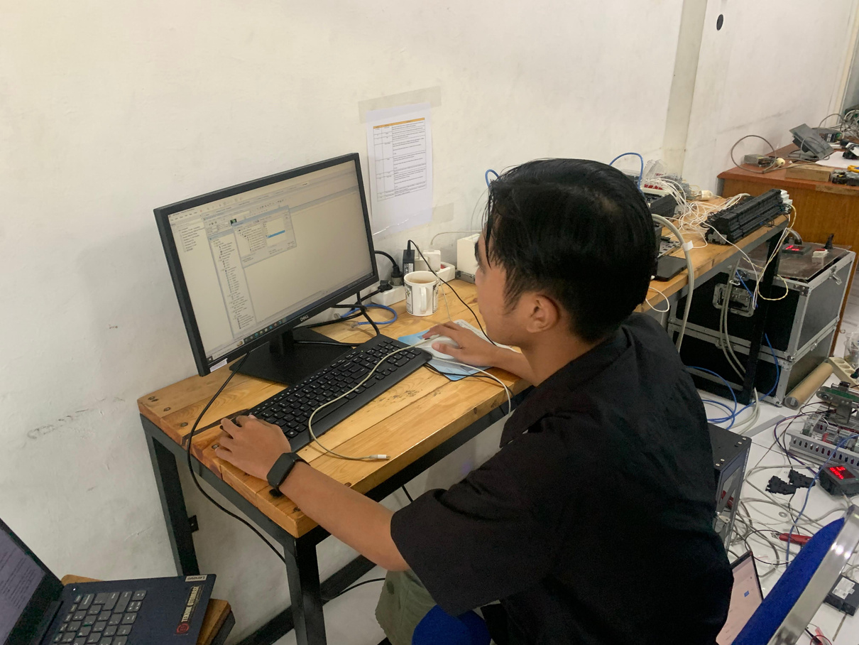 Aktivitas Automation dan IIoT Engineering